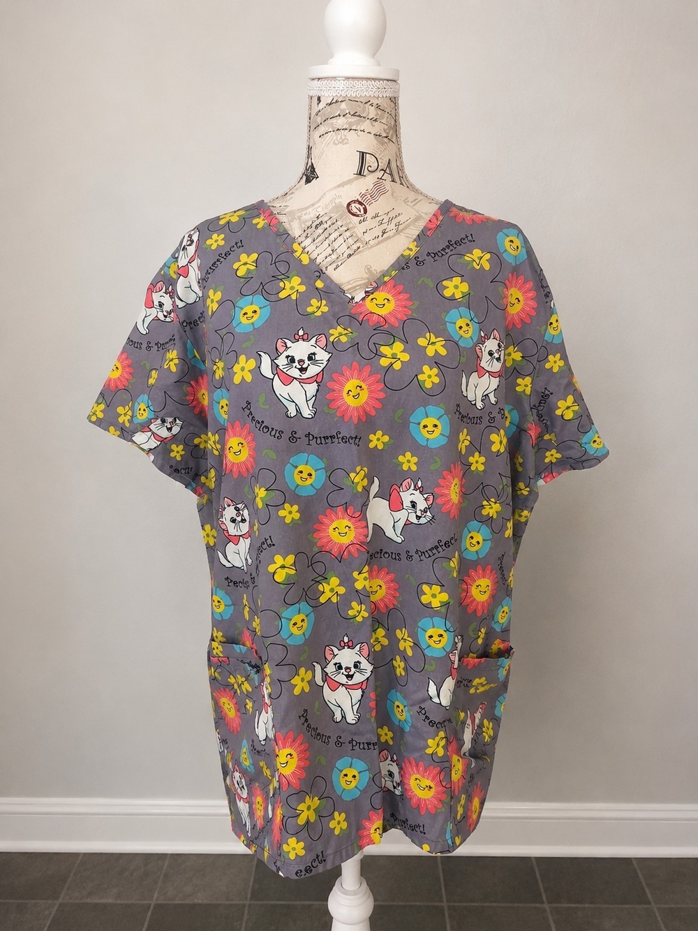 Disney Marie Aristocats Scrub Top XL | Cute Nurse/Medical Uniform Top | Floral